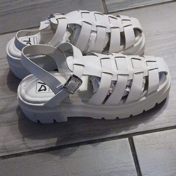 Kids White Sandals - Picture 2 of 10